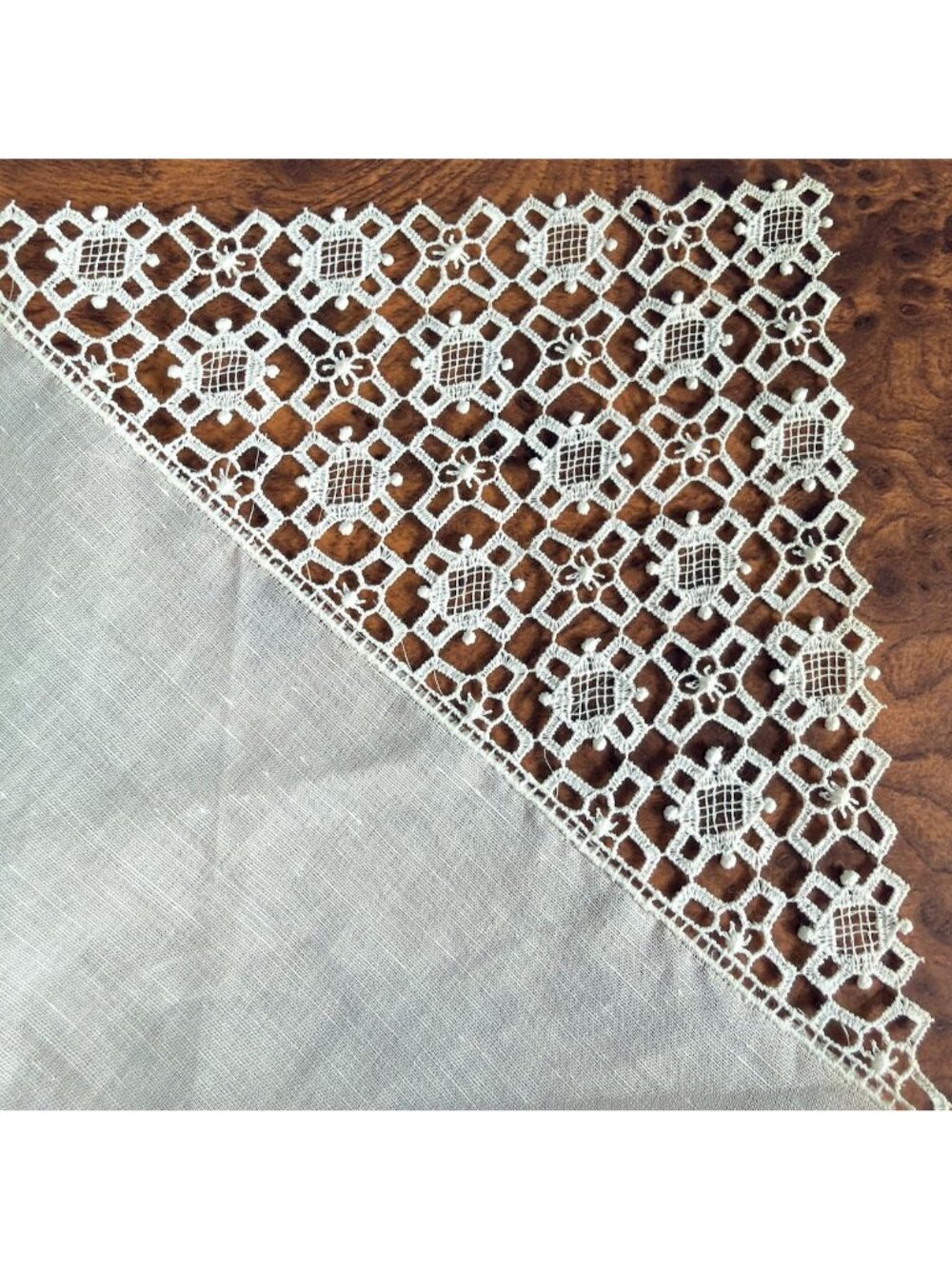 Vtg Austrian Linen Wedding Handkerchief Intricate Ivory Cotton Lace Embroidery - Picture 6 of 7